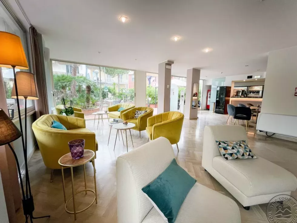 Viešbutis „AURA LIVING HOTEL “ (Riminis, Italija)