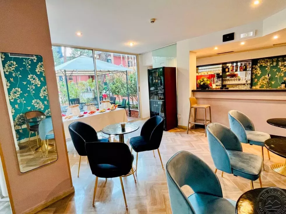 Viešbutis „AURA LIVING HOTEL “ (Riminis, Italija)