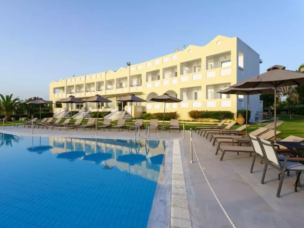 Viešbutis „NIFOREIKA BEACH HOTEL & BUNGALOWS“ (Peloponesas, Graikija)