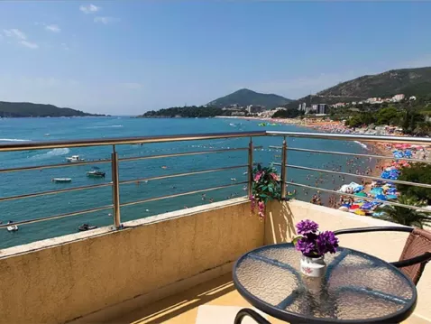 Viešbutis „OBALA+“ (Tivatas, Juodkalnija)