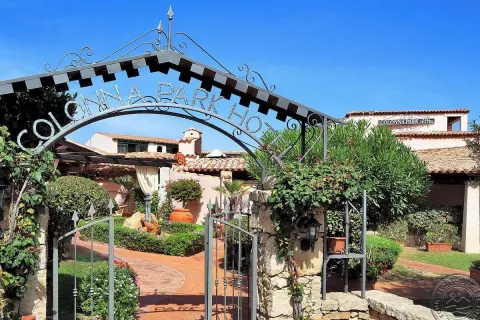 Viešbutis „COLONNA PARK HOTEL“ (Sardinija, Italija)