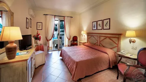 Viešbutis „COLONNA PARK HOTEL“ (Sardinija, Italija)