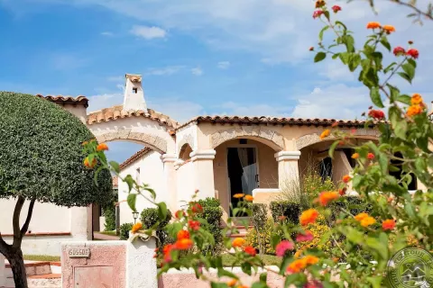 Viešbutis „COLONNA PARK HOTEL“ (Sardinija, Italija)