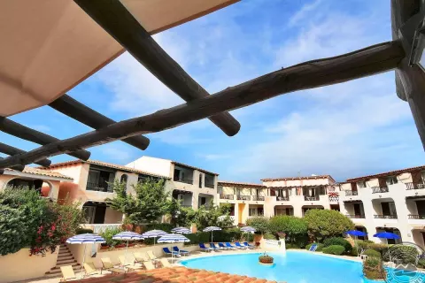 Viešbutis „COLONNA PARK HOTEL“ (Sardinija, Italija)