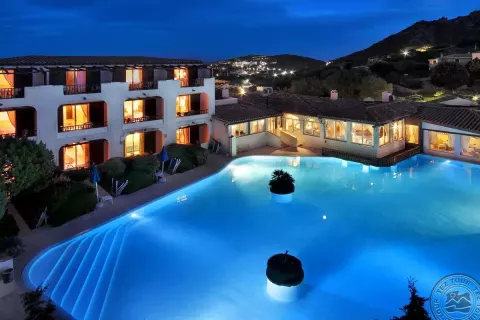 Viešbutis „COLONNA PARK HOTEL“ (Sardinija, Italija)
