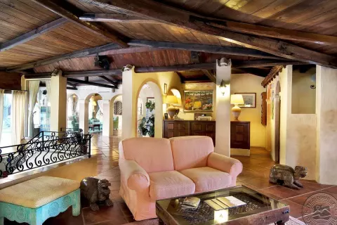 Viešbutis „COLONNA PARK HOTEL“ (Sardinija, Italija)
