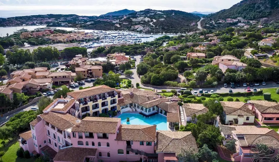 Viešbutis „COLONNA PARK HOTEL“ (Sardinija, Italija)