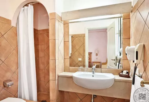 Viešbutis „COLONNA PARK HOTEL“ (Sardinija, Italija)