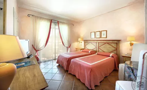 Viešbutis „COLONNA PARK HOTEL“ (Sardinija, Italija)