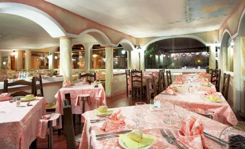 Viešbutis „COLONNA BEACH HOTEL&RESIDENCE“ (Sardinija, Italija)
