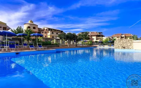 Viešbutis „COLONNA BEACH HOTEL&RESIDENCE“ (Sardinija, Italija)