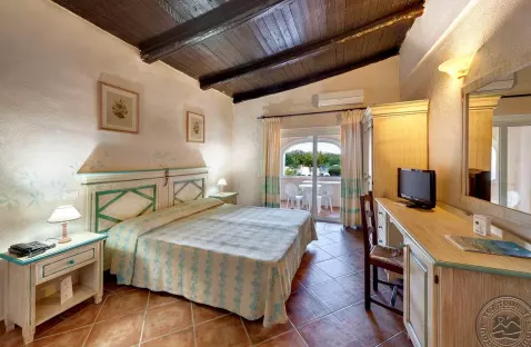 Viešbutis „COLONNA BEACH HOTEL&RESIDENCE“ (Sardinija, Italija)