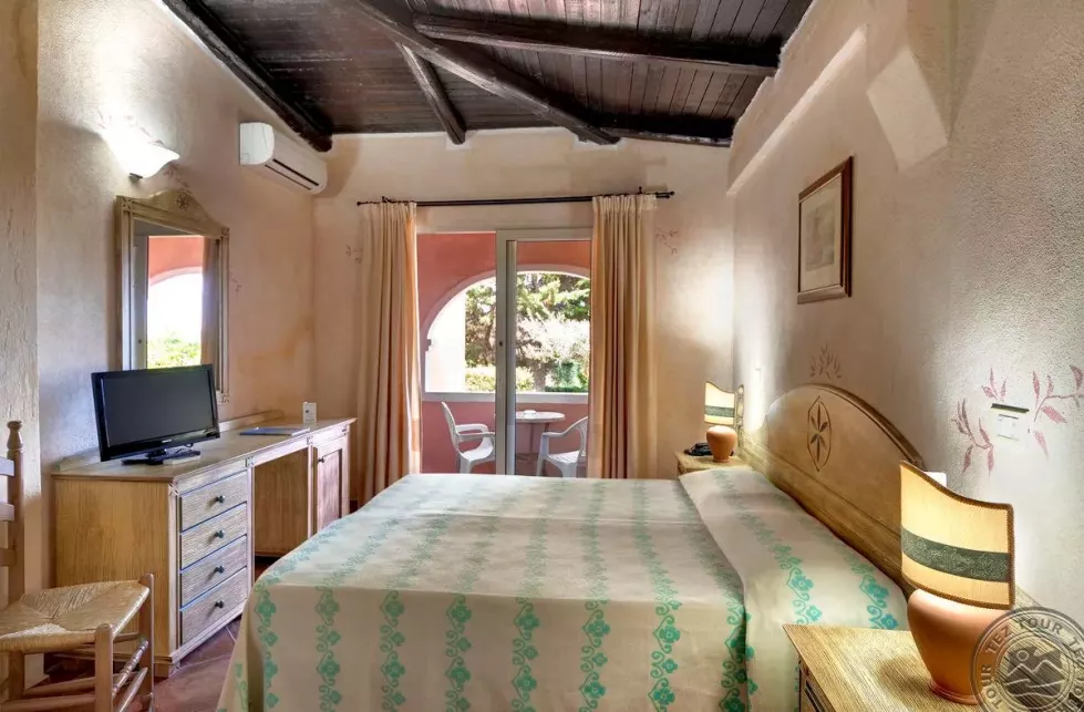 Viešbutis „COLONNA BEACH HOTEL&RESIDENCE“ (Sardinija, Italija)