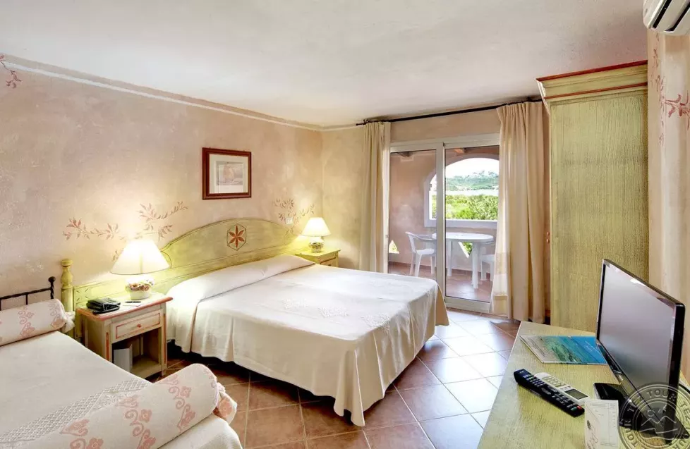 Viešbutis „COLONNA BEACH HOTEL&RESIDENCE“ (Sardinija, Italija)