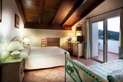 Viešbutis „COLONNA BEACH HOTEL&RESIDENCE“ (Sardinija, Italija)