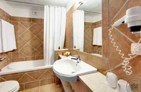 Viešbutis „COLONNA BEACH HOTEL&RESIDENCE“ (Sardinija, Italija)