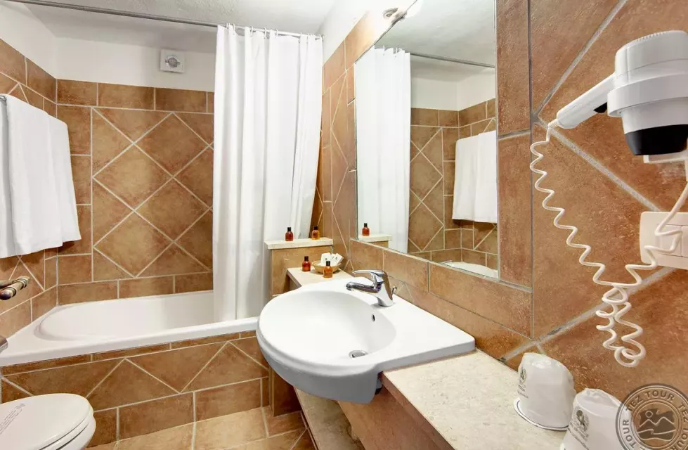 Viešbutis „COLONNA BEACH HOTEL&RESIDENCE“ (Sardinija, Italija)