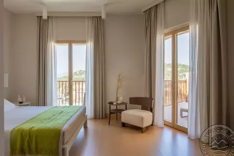 Viešbutis „VRETREATS CALA CUNCHEDDI“ (Sardinija, Italija)