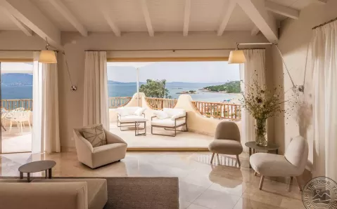 Viešbutis „VRETREATS CALA CUNCHEDDI“ (Sardinija, Italija)