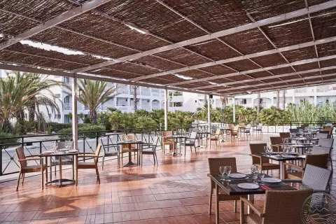 Viešbutis „SANDY BEACH RESORT“ (Korfu, Graikija)