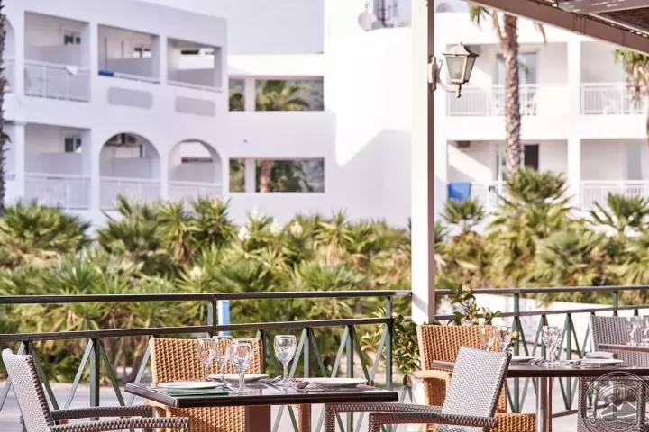 Viešbutis „SANDY BEACH RESORT“ (Korfu, Graikija)