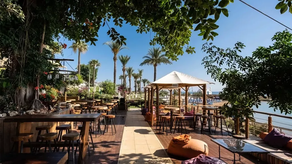 Viešbutis „GOLDEN COAST BEACH HOTEL“