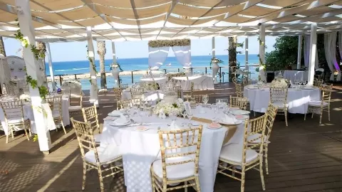 Viešbutis „GOLDEN COAST BEACH HOTEL“