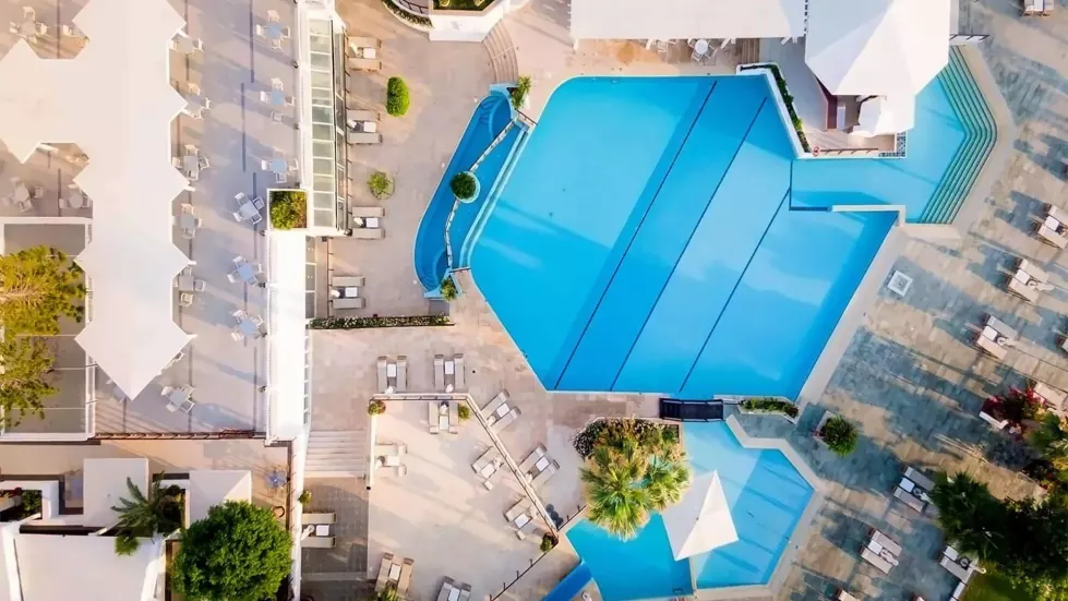 Viešbutis „GOLDEN COAST BEACH HOTEL“