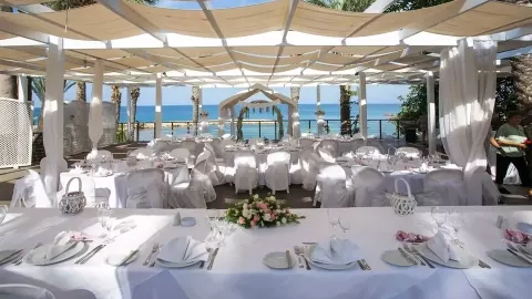 Viešbutis „GOLDEN COAST BEACH HOTEL“