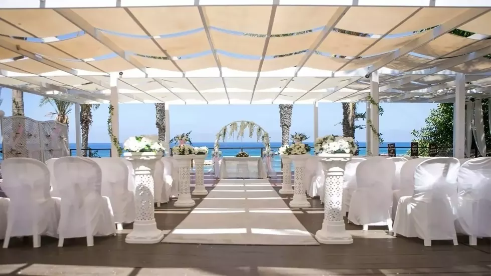 Viešbutis „GOLDEN COAST BEACH HOTEL“