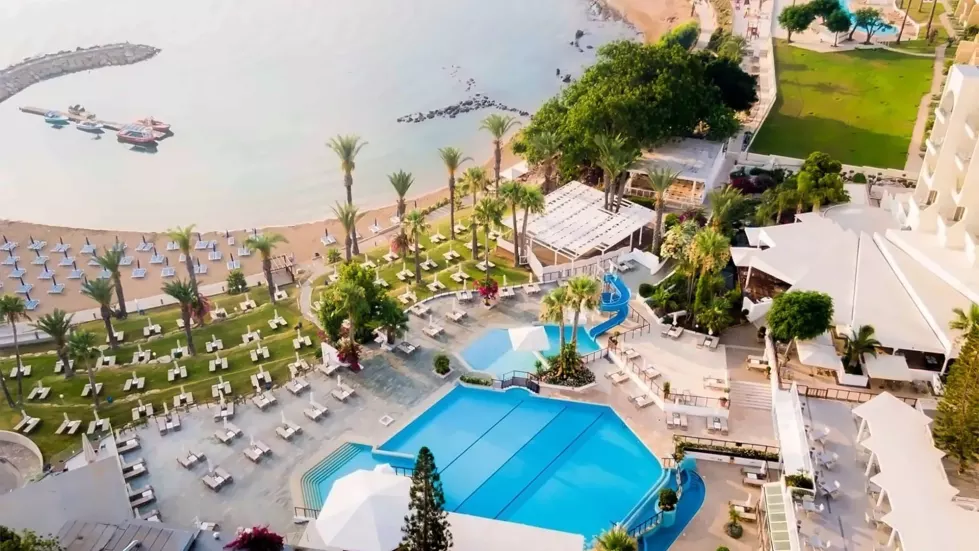 Viešbutis „GOLDEN COAST BEACH HOTEL“
