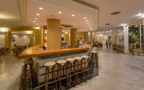 Viešbutis „DESSOLE DOLPHIN BAY RESORT“ (Kreta, Graikija)