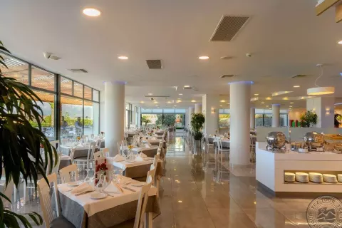 Viešbutis „GRAND HOTEL HOLIDAY RESORT“ (Kreta, Graikija)