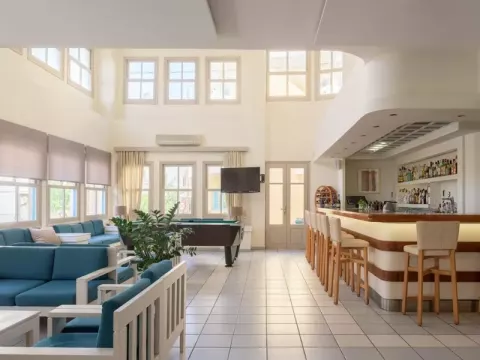 Viešbutis „HERSONISSOS CENTRAL“ (Kreta, Graikija)