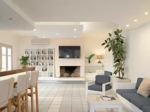 Viešbutis „HERSONISSOS CENTRAL“ (Kreta, Graikija)