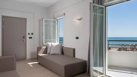 Viešbutis „MARE BLUE & SUITES“ (Kreta, Graikija)