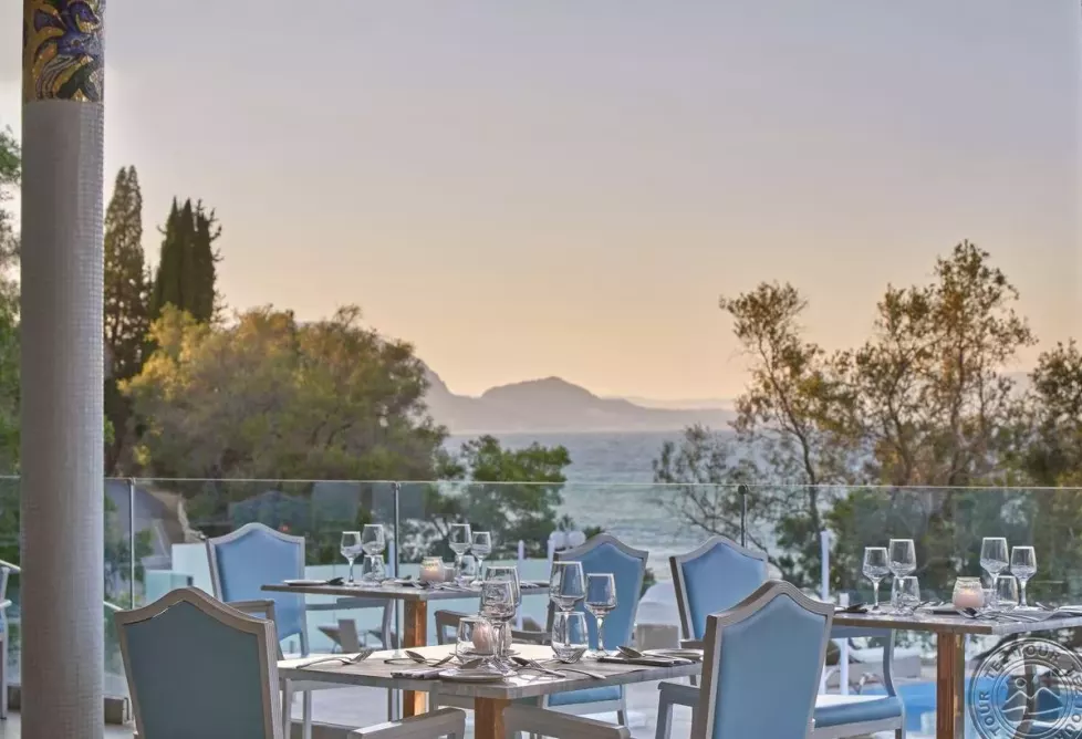 Viešbutis „MYTHOS PALACE RESORT“ (Korfu, Graikija)