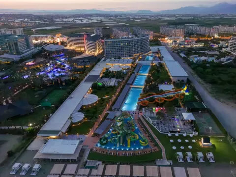 Viešbutis „CRYSTAL CENTRO PEARL COLLECTION“ (Lara, Antalija, Turkija)