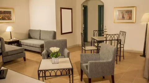 Viešbutis „JAZ NEO NAAMA BAY“