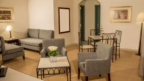 Viešbutis „JAZ NEO NAAMA BAY“