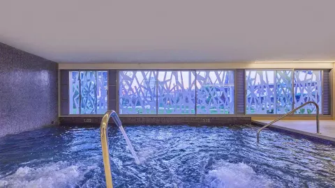 BG Tonga Tower Design Hotel & Suites