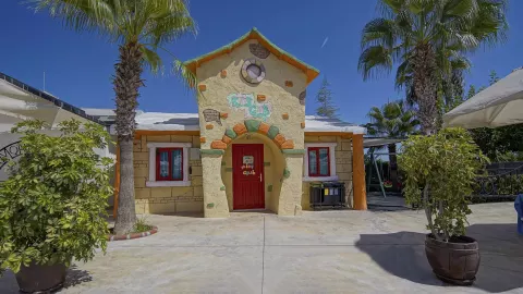 Side Aluna Hotel-48100