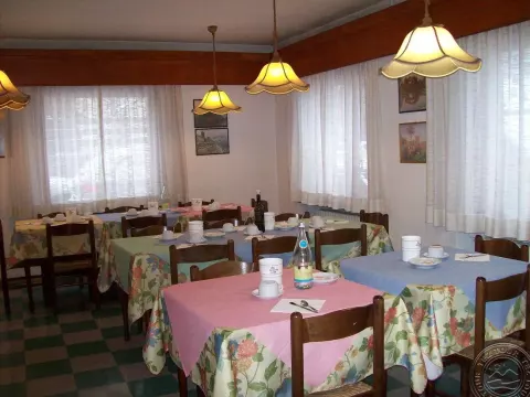 Viešbutis „VERDA VAL HOTEL“