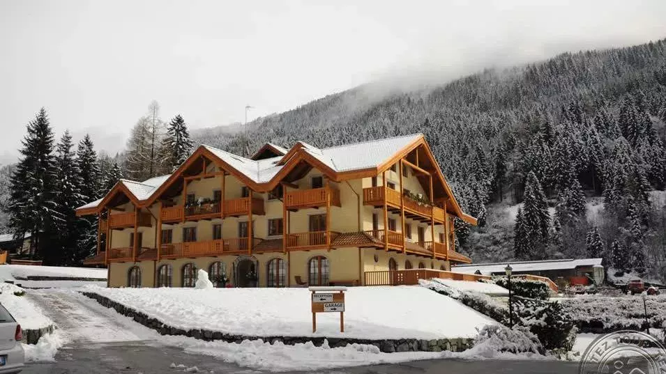 Viešbutis „HOLIDAYS DOLOMITI APARTMENT RESORT“