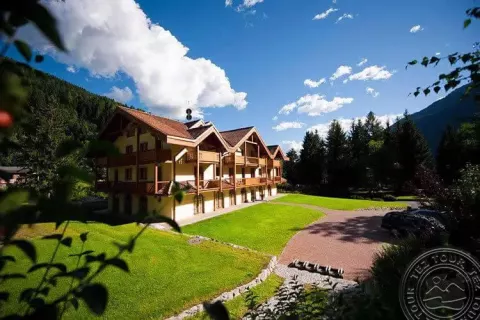Viešbutis „HOLIDAYS DOLOMITI APARTMENT RESORT“