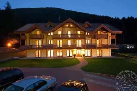 Viešbutis „HOLIDAYS DOLOMITI APARTMENT RESORT“