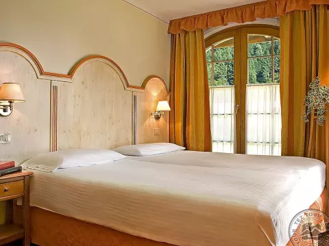 Viešbutis „HOLIDAYS DOLOMITI APARTMENT RESORT“