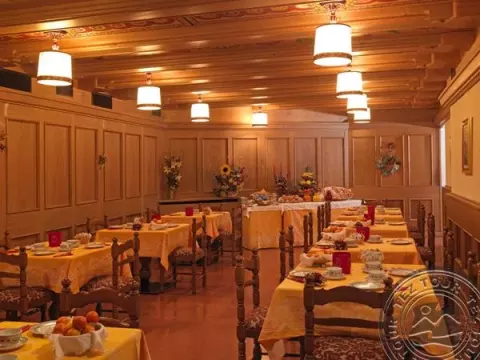 Viešbutis „PINZOLO DOLOMITI HOTEL“