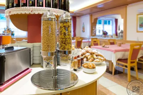 Viešbutis „VILLA ROSELLA HOTEL“