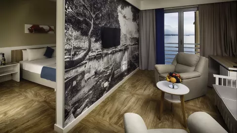 Viešbutis „CARINE HOTEL DELFIN“ (Bijela, Tivatas, Juodkalnija)